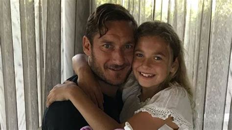 Totti e gli auguri alla figlia Chanel: quando il papà 